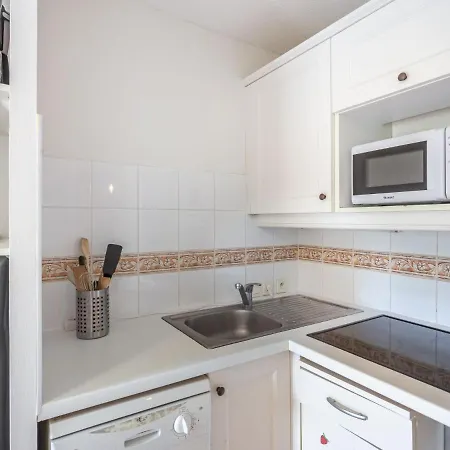 Appartamento Cap Negre - Domaine De La Pinede-4 By Interhome *