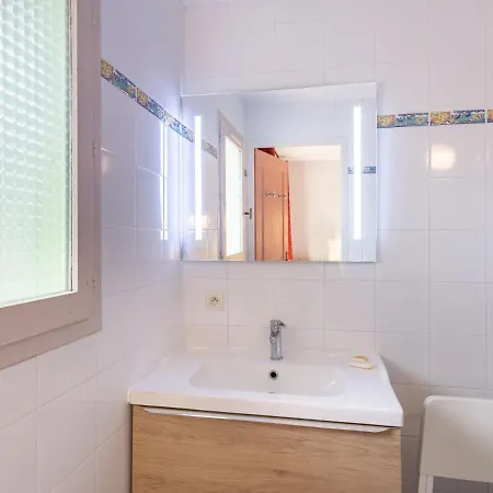 Appartamento Cap Negre - Domaine De La Pinede-4 By Interhome Aigue-Belle