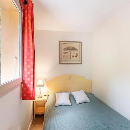 Appartamento Cap Negre - Domaine De La Pinede-4 By Interhome