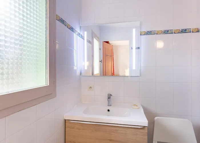 شقة Cap Negre - Domaine De La Pinede-4 By Interhome Aigue-Belle