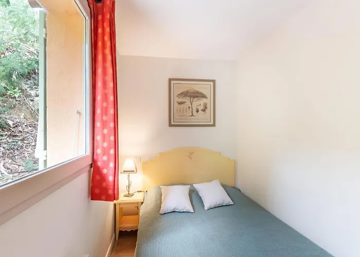 شقة Cap Negre - Domaine De La Pinede-4 By Interhome